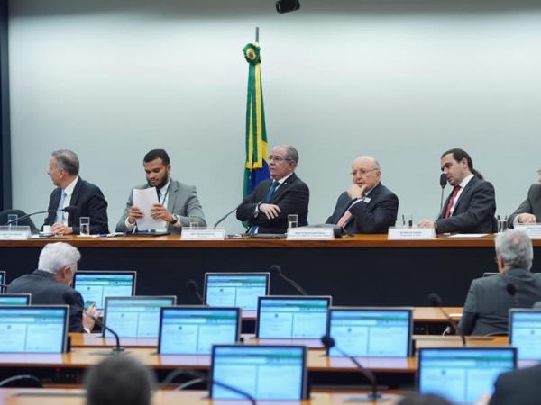 CNDL defende desburocratização com Reforma Tributária